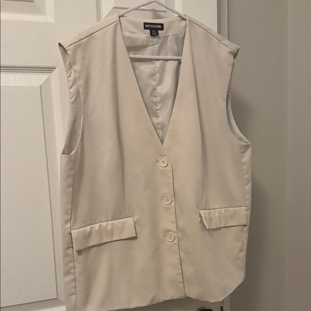 PrettyLittleThing Ivory Button-Up Vest